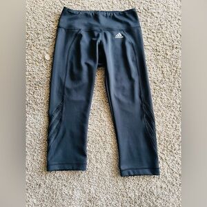 Adidas Black Cropped Capri Leggings Workout Tights - Size M - GUC